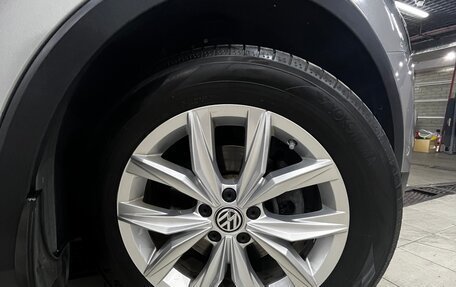 Volkswagen Tiguan II, 2020 год, 2 200 000 рублей, 30 фотография