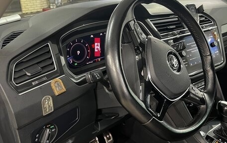 Volkswagen Tiguan II, 2020 год, 2 200 000 рублей, 19 фотография