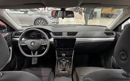 Skoda Superb III рестайлинг, 2022 год, 1 930 111 рублей, 2 фотография