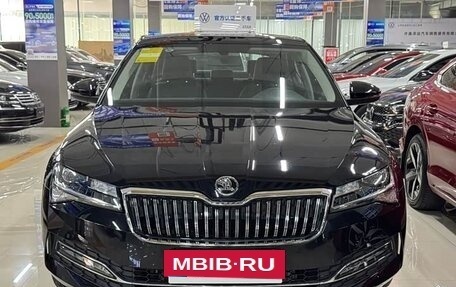 Skoda Superb III рестайлинг, 2022 год, 1 930 111 рублей, 6 фотография