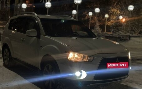 Mitsubishi Outlander III рестайлинг 3, 2010 год, 650 000 рублей, 1 фотография