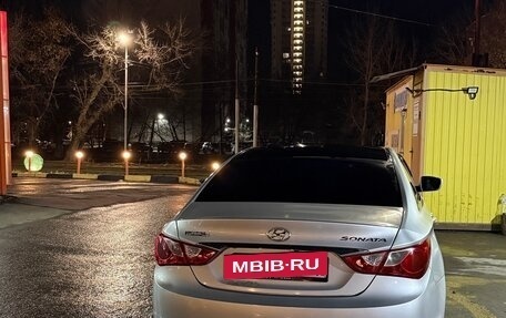 Hyundai Sonata VI, 2011 год, 980 000 рублей, 3 фотография