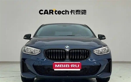 BMW 1 серия, 2022 год, 2 105 000 рублей, 3 фотография