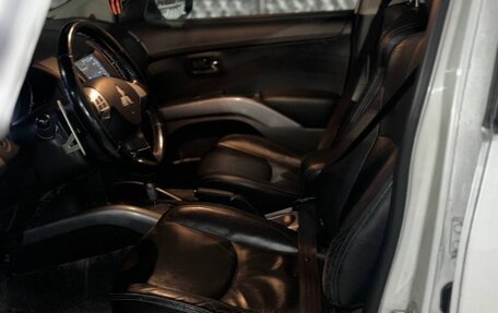 Mitsubishi Outlander III рестайлинг 3, 2010 год, 650 000 рублей, 9 фотография