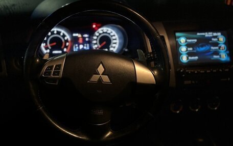 Mitsubishi Outlander III рестайлинг 3, 2010 год, 650 000 рублей, 8 фотография