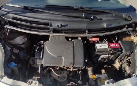 Toyota Yaris III рестайлинг, 2009 год, 590 000 рублей, 5 фотография