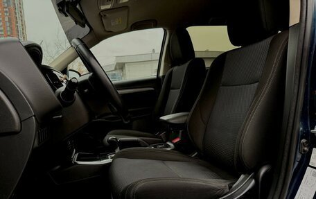 Mitsubishi Outlander III рестайлинг 3, 2018 год, 2 079 000 рублей, 9 фотография