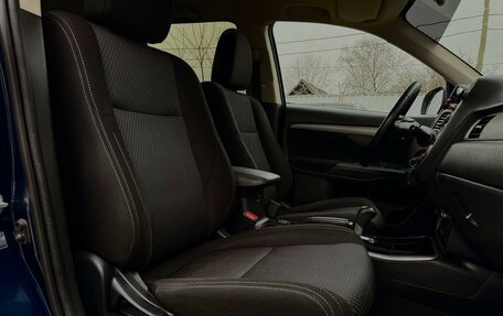 Mitsubishi Outlander III рестайлинг 3, 2018 год, 2 079 000 рублей, 7 фотография