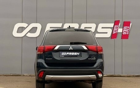 Mitsubishi Outlander III рестайлинг 3, 2018 год, 2 079 000 рублей, 4 фотография