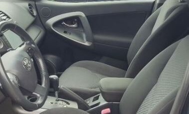 Toyota RAV4, 2011 год, 1 100 000 рублей, 6 фотография