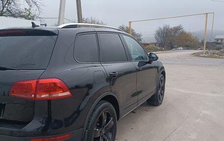 Volkswagen Touareg III, 2011 год, 2 000 000 рублей, 3 фотография