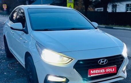 Hyundai Solaris II рестайлинг, 2017 год, 820 000 рублей, 2 фотография