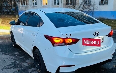 Hyundai Solaris II рестайлинг, 2017 год, 820 000 рублей, 4 фотография