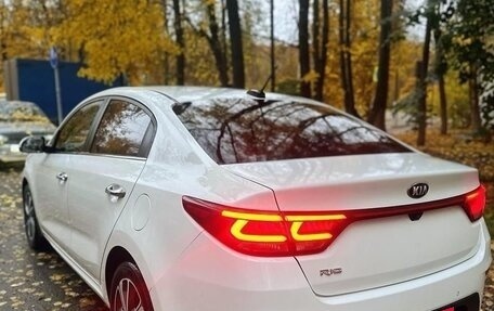 KIA Rio IV, 2018 год, 1 750 000 рублей, 2 фотография