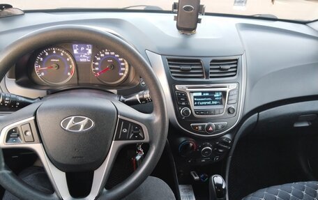 Hyundai Solaris II рестайлинг, 2015 год, 980 000 рублей, 2 фотография