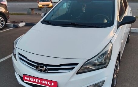 Hyundai Solaris II рестайлинг, 2015 год, 980 000 рублей, 5 фотография