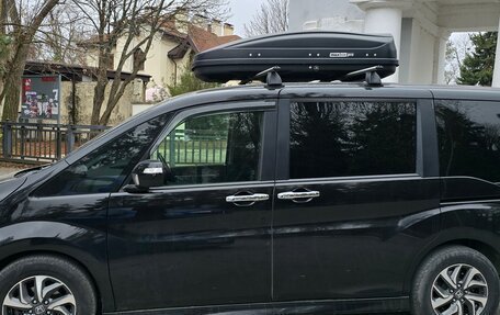 Honda Stepwgn IV, 2017 год, 1 980 000 рублей, 2 фотография