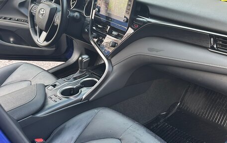 Toyota Camry, 2021 год, 3 950 000 рублей, 8 фотография