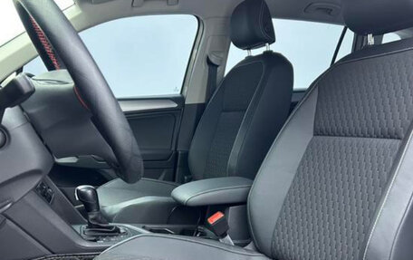 Volkswagen Tiguan II, 2021 год, 1 750 000 рублей, 7 фотография