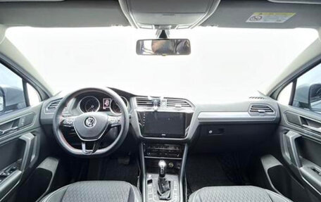 Volkswagen Tiguan II, 2021 год, 1 750 000 рублей, 4 фотография