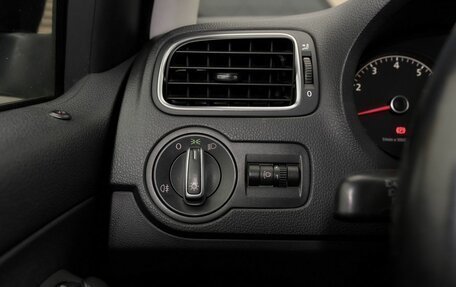 Volkswagen Polo VI (EU Market), 2013 год, 685 000 рублей, 11 фотография