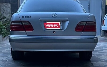 Mercedes-Benz E-Класс, 2000 год, 1 350 000 рублей, 4 фотография