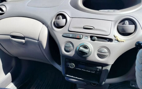 Toyota Platz, 1999 год, 280 000 рублей, 1 фотография