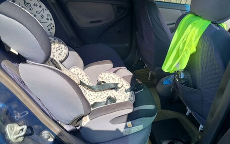 Toyota Platz, 1999 год, 280 000 рублей, 3 фотография