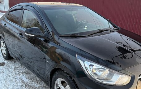 Hyundai Solaris II рестайлинг, 2011 год, 600 000 рублей, 3 фотография