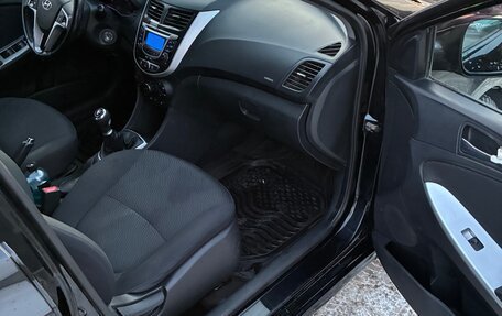 Hyundai Solaris II рестайлинг, 2011 год, 600 000 рублей, 11 фотография