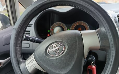 Toyota Auris II, 2008 год, 700 000 рублей, 11 фотография