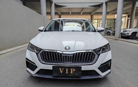 Skoda Octavia IV, 2021 год, 2 000 000 рублей, 2 фотография