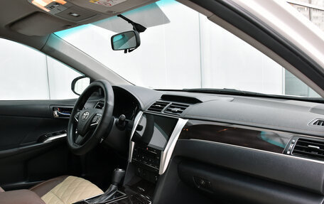 Toyota Camry, 2016 год, 1 699 000 рублей, 10 фотография