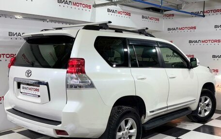 Toyota Land Cruiser Prado 150 рестайлинг 2, 2011 год, 2 820 000 рублей, 2 фотография