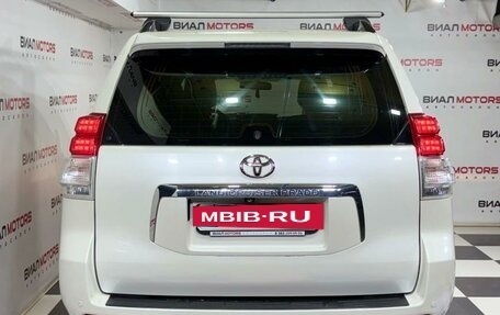 Toyota Land Cruiser Prado 150 рестайлинг 2, 2011 год, 2 820 000 рублей, 3 фотография