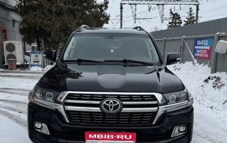 Toyota Land Cruiser 200, 2010 год, 1 790 000 рублей, 1 фотография