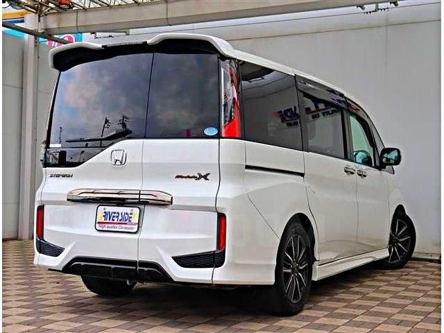 Honda Stepwgn V рестайлинг, 2021 год, 1 450 000 рублей, 2 фотография