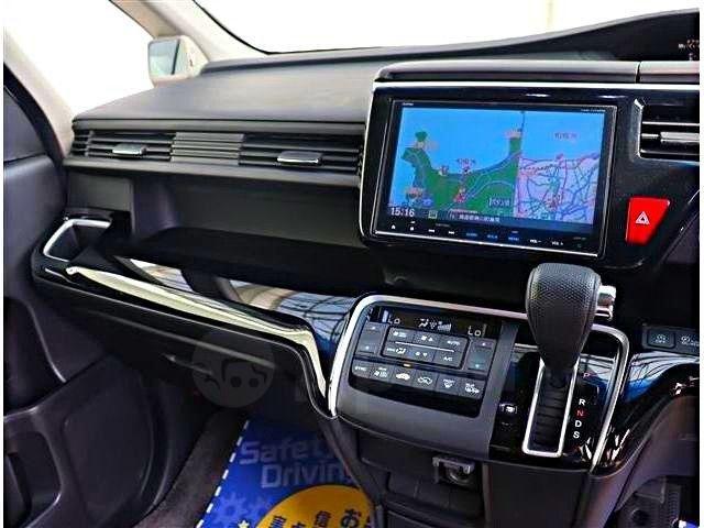 Honda Stepwgn V рестайлинг, 2021 год, 1 450 000 рублей, 12 фотография