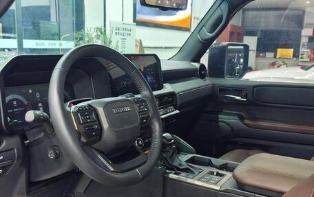 Toyota Land Cruiser Prado, 2024 год, 10 590 000 рублей, 12 фотография