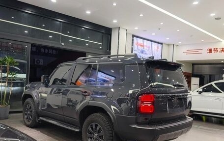 Toyota Land Cruiser Prado, 2024 год, 10 590 000 рублей, 4 фотография