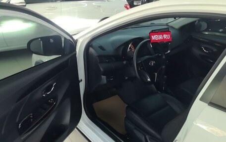 Toyota Yaris XP150 рестайлинг, 2022 год, 1 056 325 рублей, 15 фотография