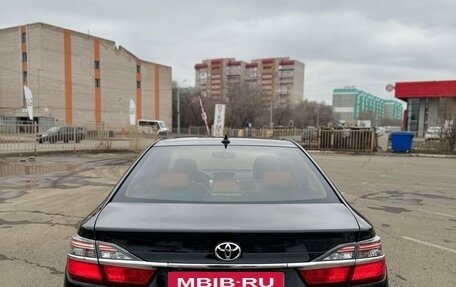 Toyota Camry, 2018 год, 1 990 000 рублей, 7 фотография