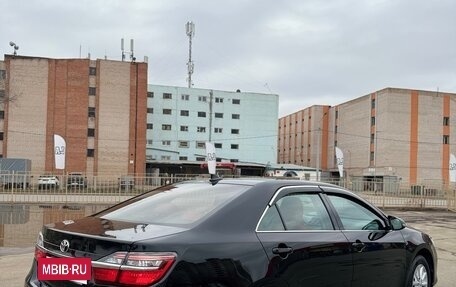 Toyota Camry, 2018 год, 1 990 000 рублей, 6 фотография