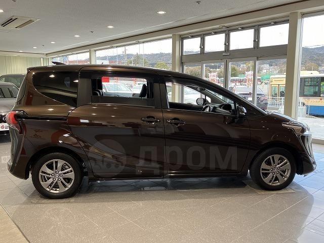 Toyota Sienta II, 2021 год, 1 240 000 рублей, 7 фотография