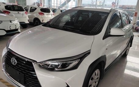 Toyota Yaris XP150 рестайлинг, 2022 год, 995 325 рублей, 1 фотография