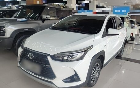 Toyota Yaris XP150 рестайлинг, 2021 год, 990 325 рублей, 1 фотография