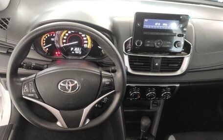 Toyota Yaris XP150 рестайлинг, 2022 год, 995 325 рублей, 8 фотография