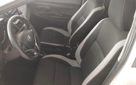 Toyota Yaris XP150 рестайлинг, 2022 год, 995 325 рублей, 12 фотография