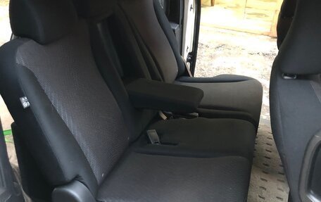 Honda Freed I, 2012 год, 1 050 000 рублей, 16 фотография