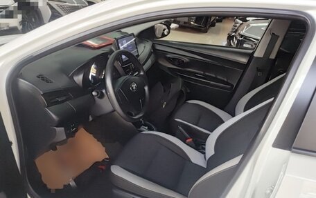 Toyota Yaris XP150 рестайлинг, 2021 год, 990 325 рублей, 8 фотография